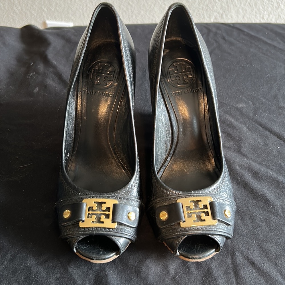 Tory Burch Black Wedge Heels in Size 6